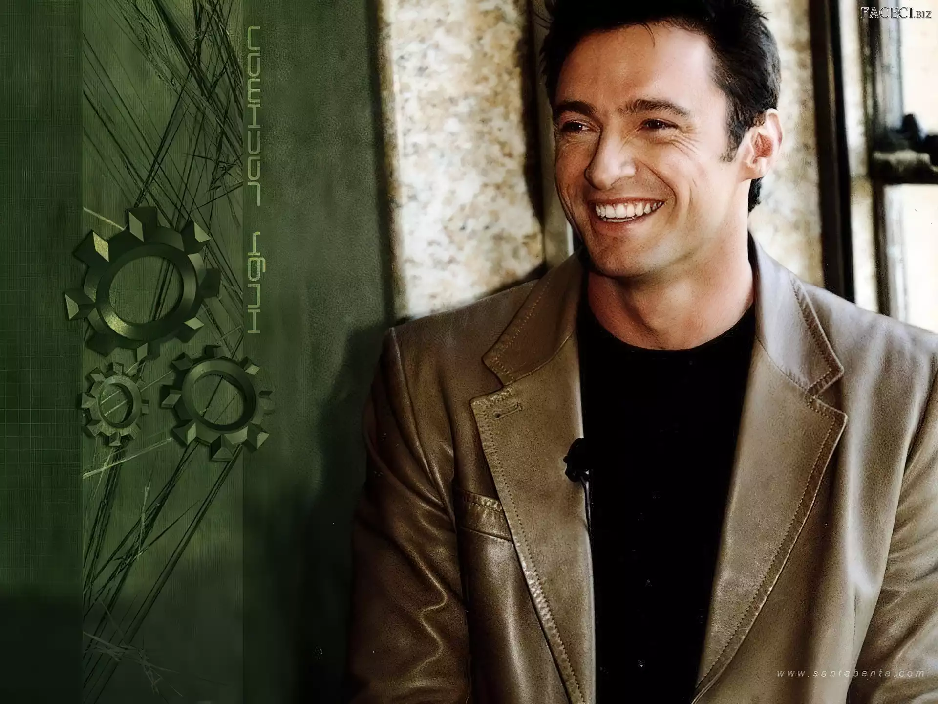 czarna koszulka, Hugh Jackman, uśmiech