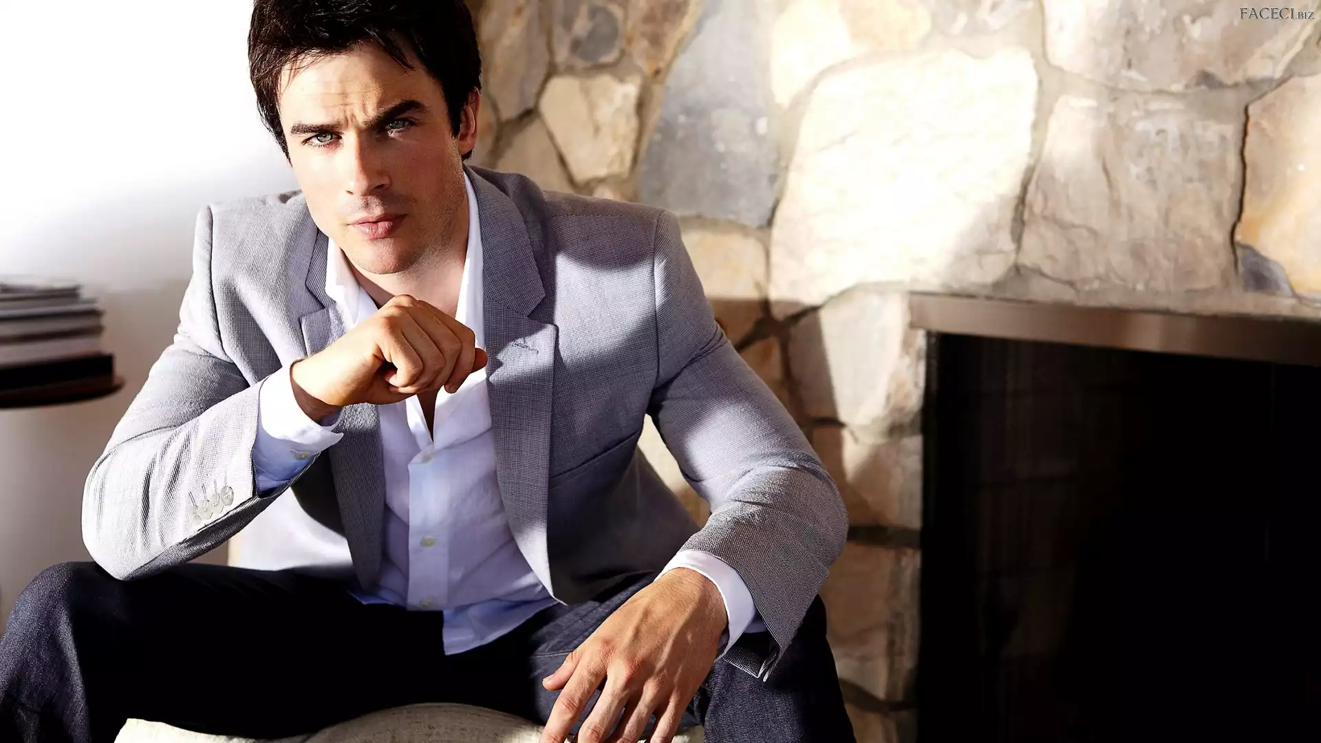 Ian Somerhalder, Siedzący, Mężczyzna